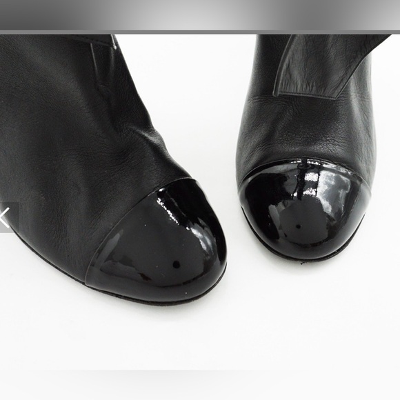 Authentic Chanel boots size 38EU/8US - Picture 7 of 13